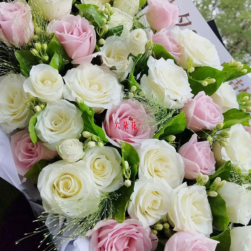 30朵玫瑰混搭，沉醉幸福海洋
