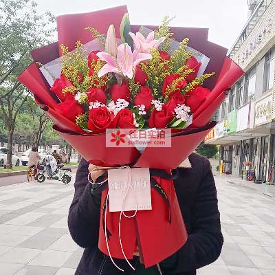 鹤壁19朵红玫瑰百合，与你幸福前行